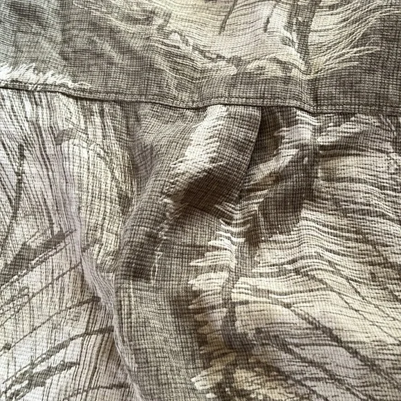 TOMMY BAHAMA silk shirt - Picture 10 of 11